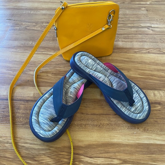 athletic works memory foam flip flops